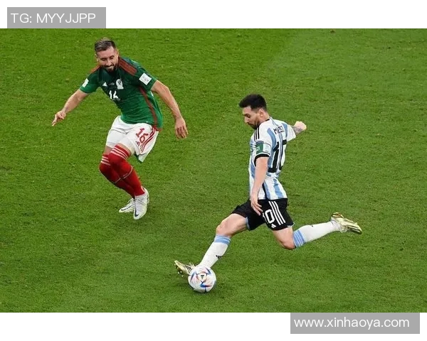 足球明星各具特色的庆祝方式展现个性与激情的精彩瞬间