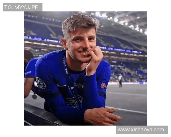 现役足球明星中最帅的球员盘点与魅力解析